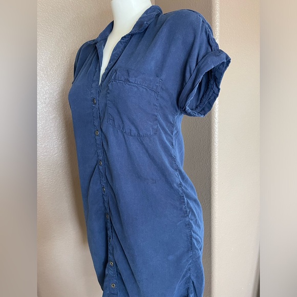 Carly Jean Los Angeles button down blue short sleeve cuffed dress size s - Picture 2 of 5